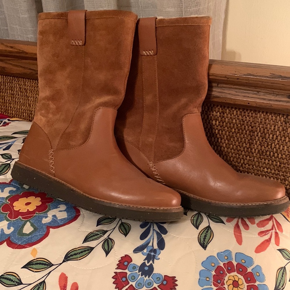 Clark’s brown leather and suede boots